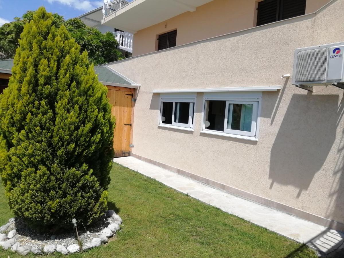 Ninic Family Apartments Tivat Exterior foto